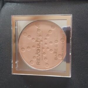 New‎ makeup Revolution bake and blot Peach